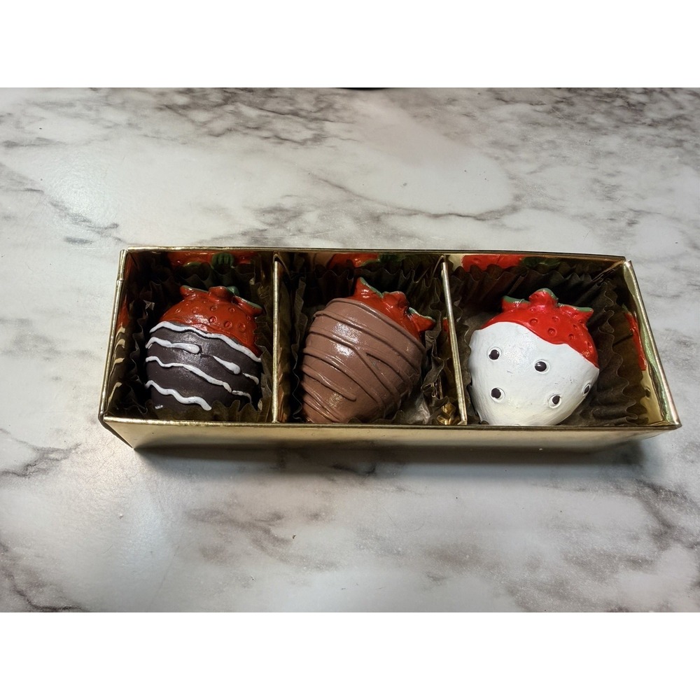SUPER NEAT 3 NIP CHOCOATE COVERED STRAWBERRY LIP‎ GLOSS (2872)